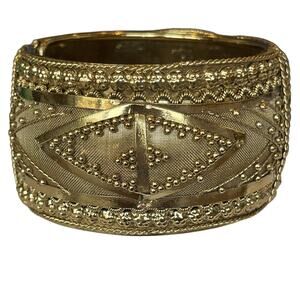 Vintage Indian Wedding Style 1.5” Wide Gold Tone Metal Hinged Clamper Bracelet
